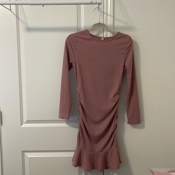 SOLD. ruffle dress - Picture 1 of 3